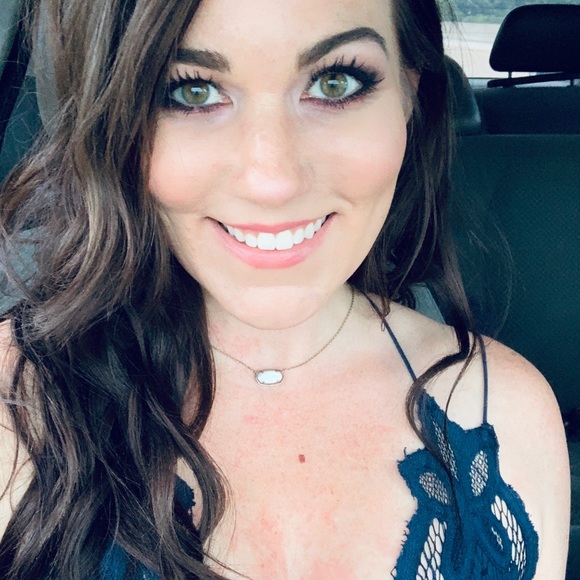 Meet your Posher, Amanda - Picture 4 of 4